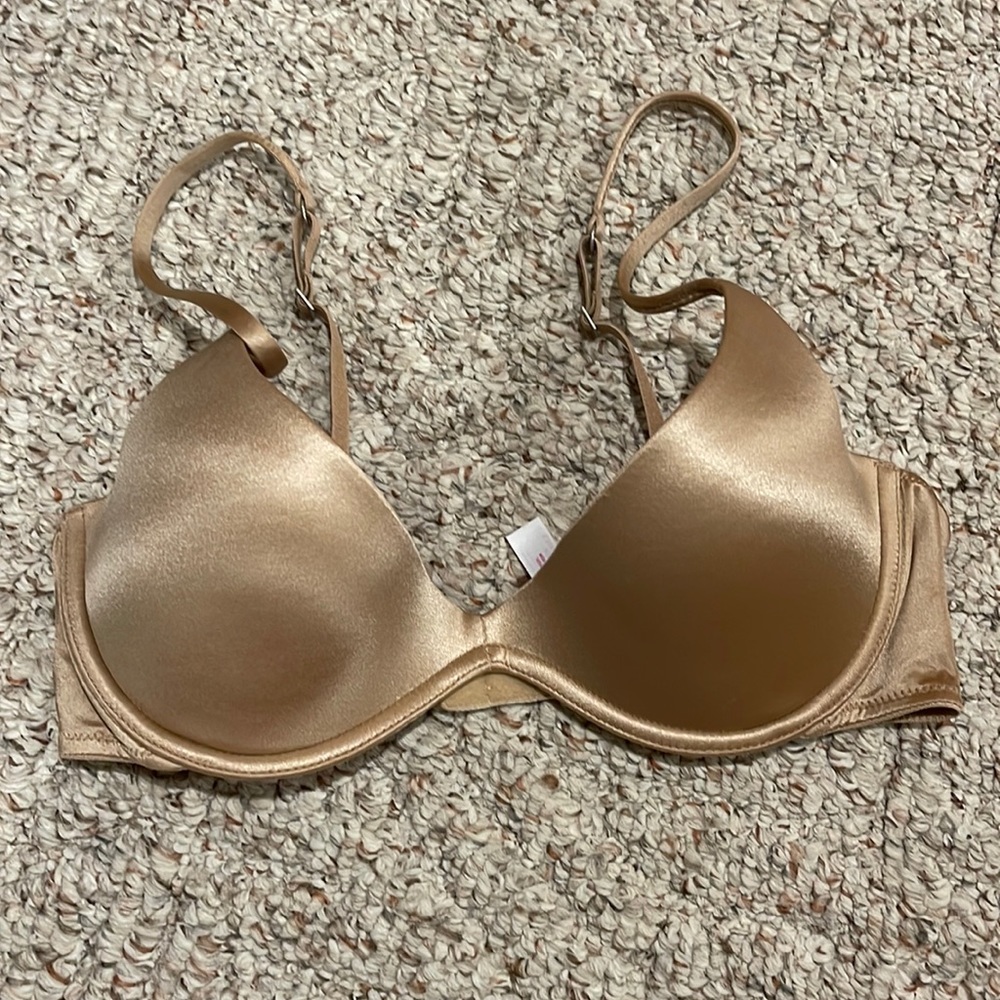 Victoria’s Secret PINK bra. Light padding. Size: 36B.